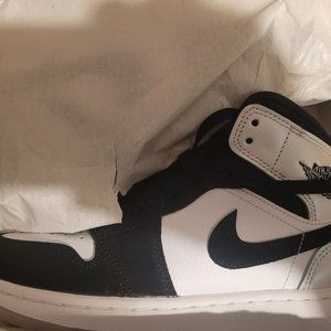 Air Jordan 1 Mid “Diamond